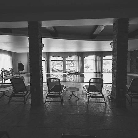 Hotel Remes Opalenica Bagian luar foto