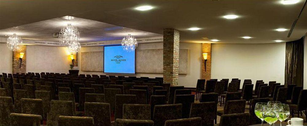 Hotel Remes Opalenica Bagian luar foto