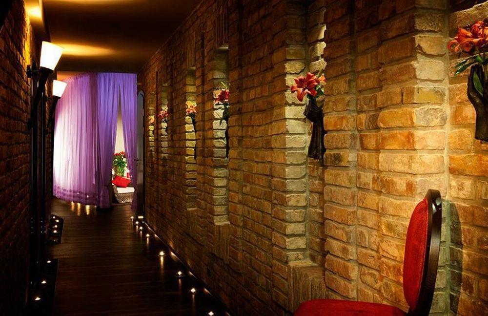 Hotel Remes Opalenica Bagian luar foto