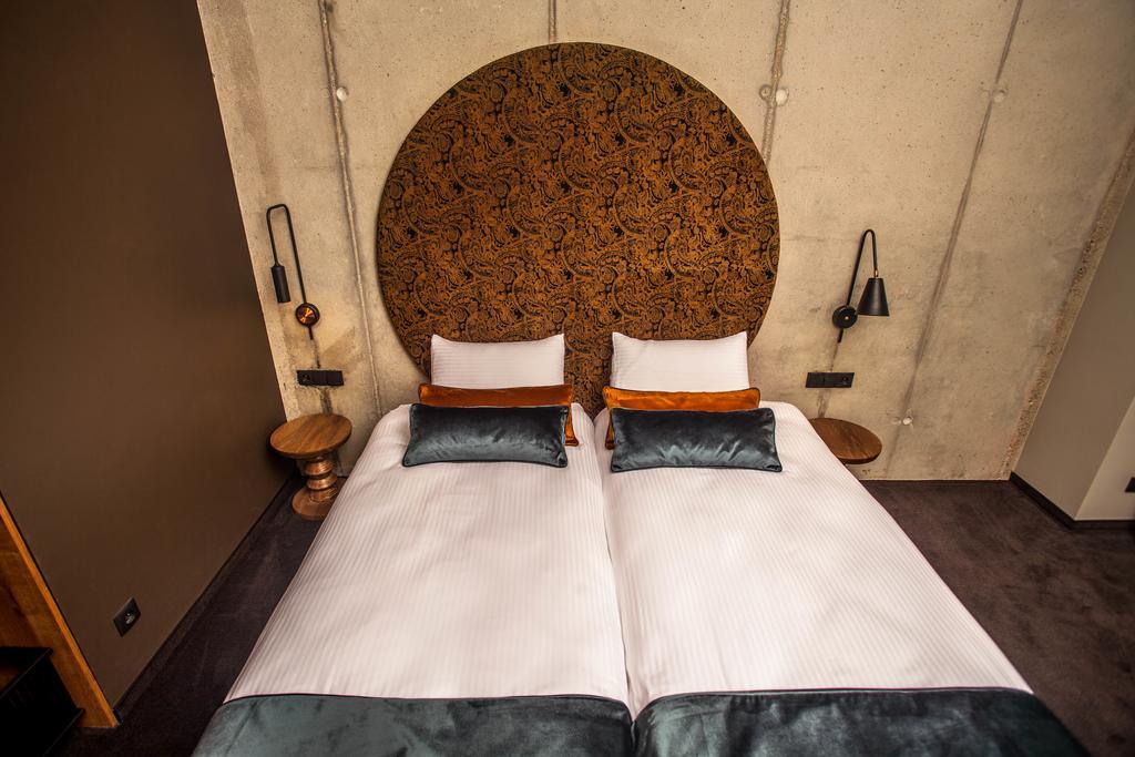 Hotel Remes Opalenica Bagian luar foto