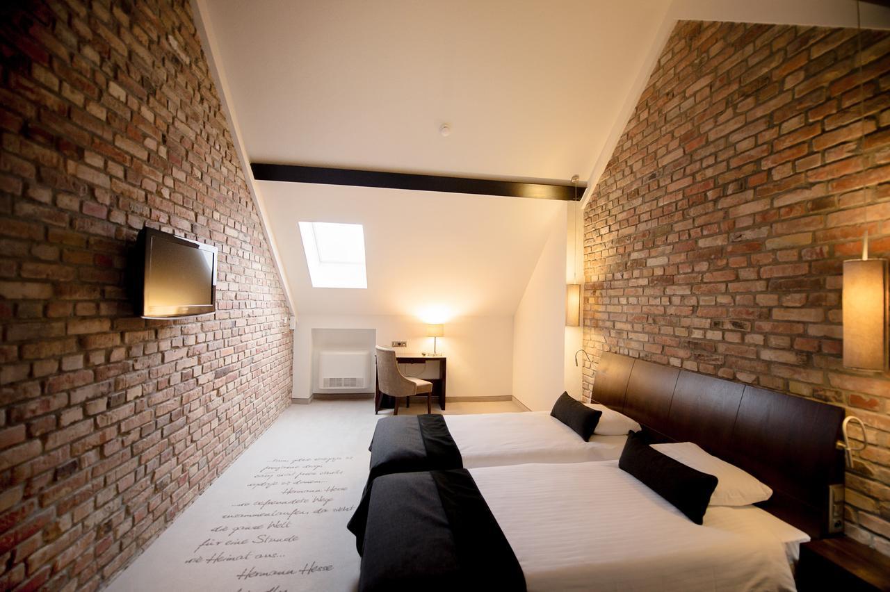 Hotel Remes Opalenica Bagian luar foto