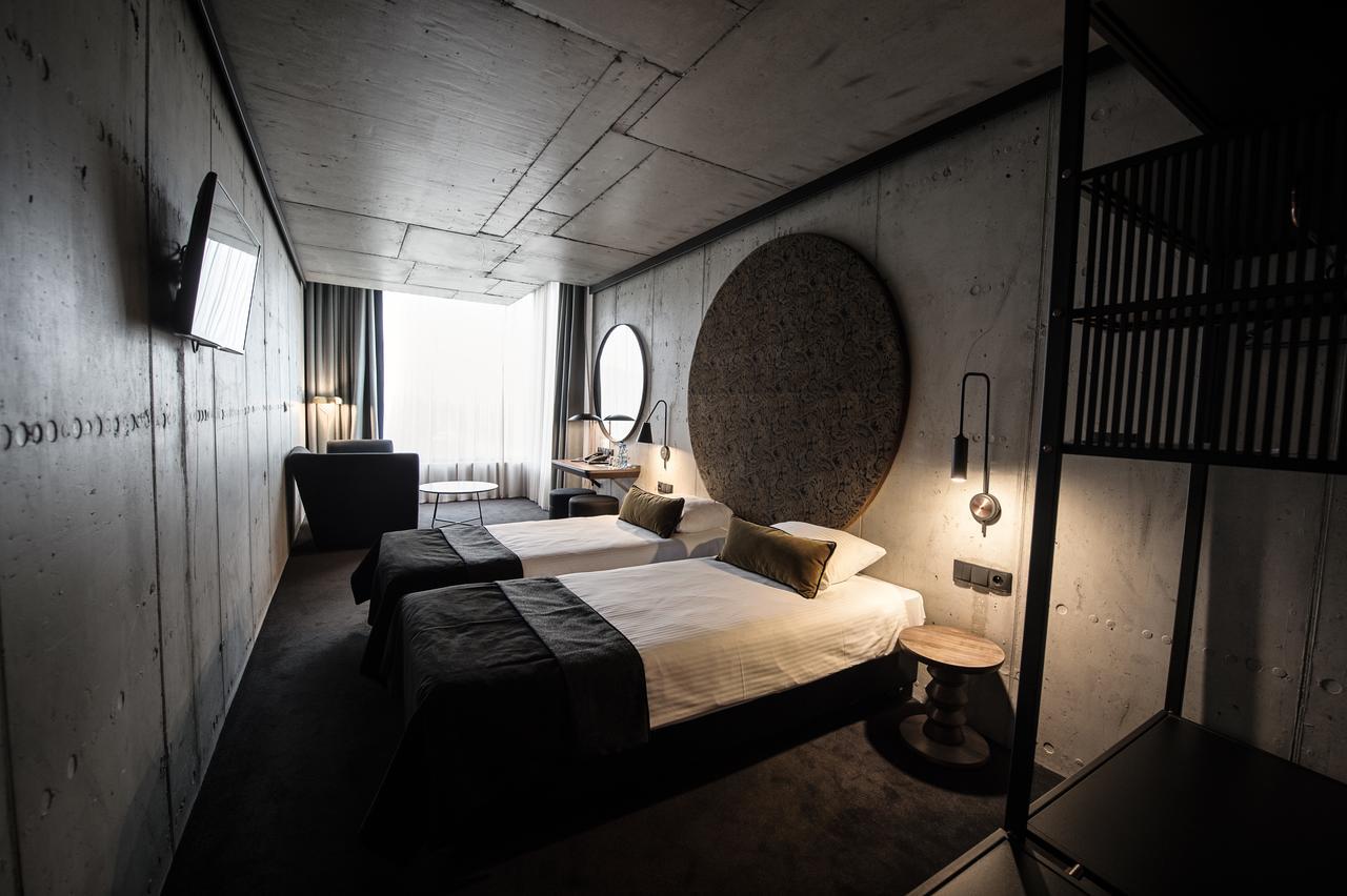 Hotel Remes Opalenica Bagian luar foto