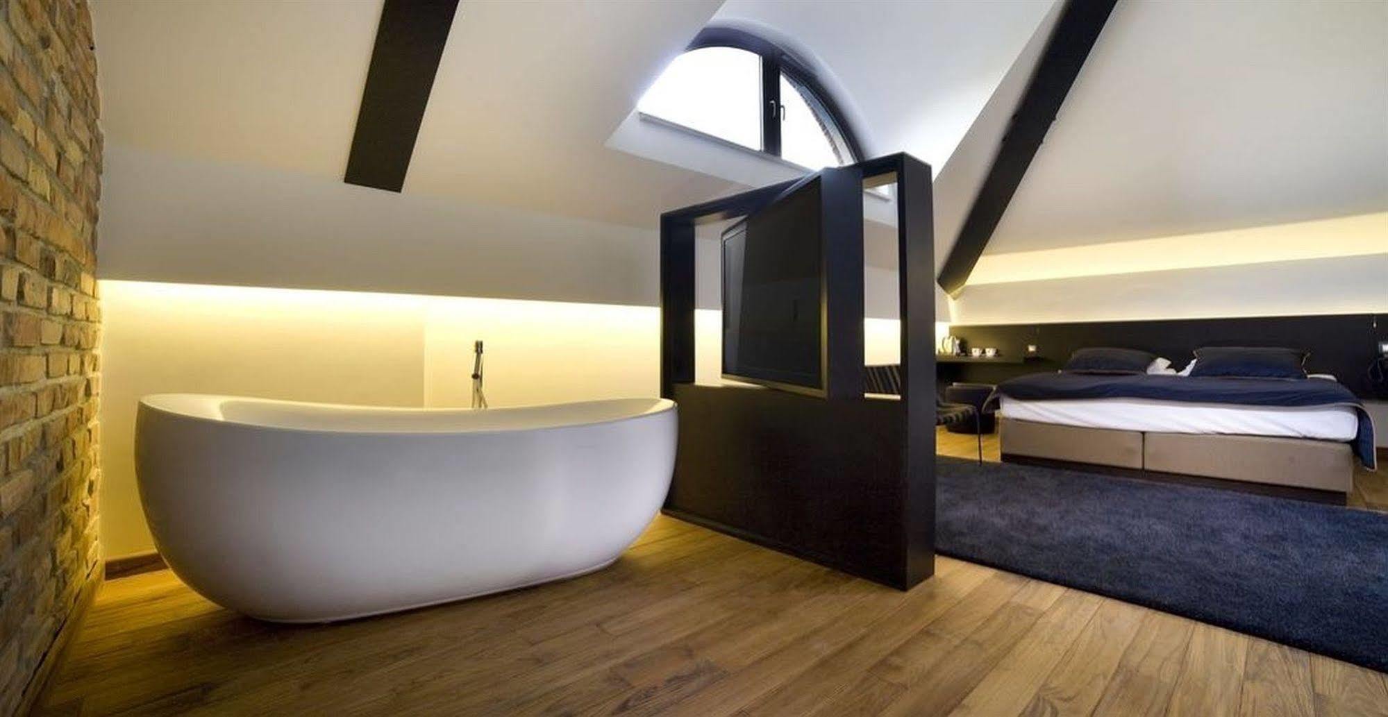 Hotel Remes Opalenica Bagian luar foto