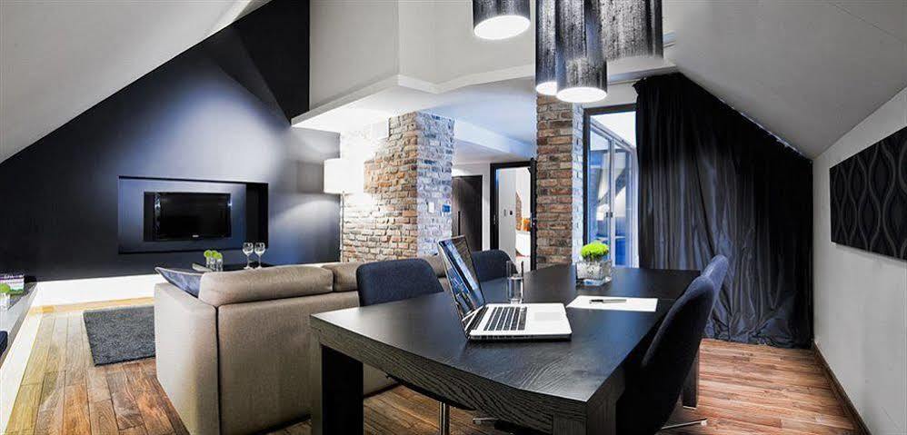 Hotel Remes Opalenica Bagian luar foto